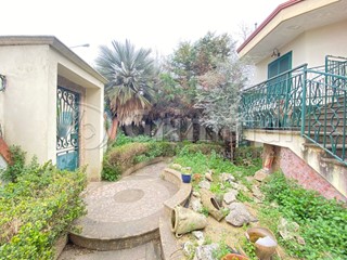 Quadrilocale in Vendita a Melito di Napoli, 295'000&euro;, 255 m²