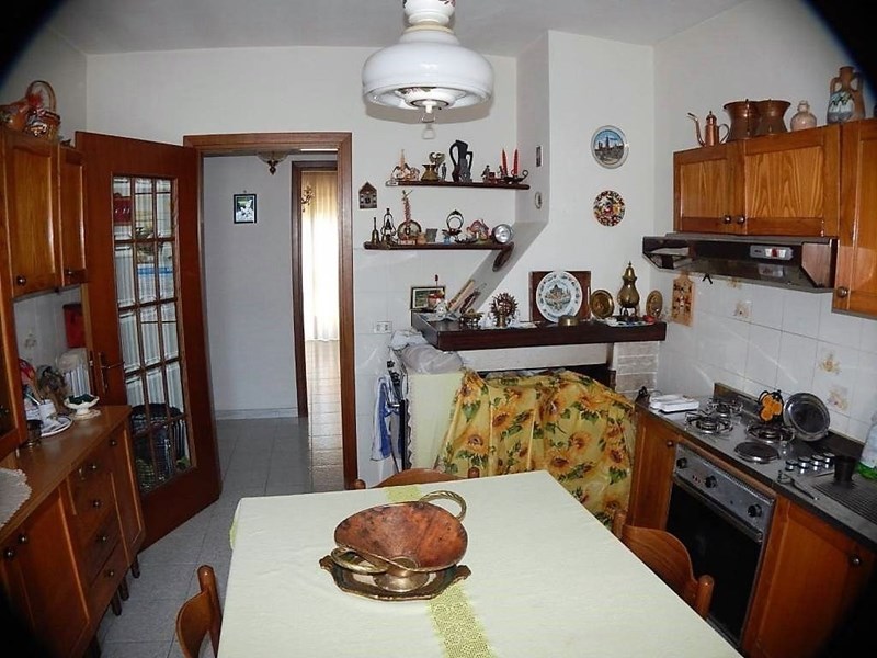 Appartamento in Affitto a Agnone, zona Viale Castelnuovo nr.25 1^ traversa, 380&euro;, 100 m², arredato