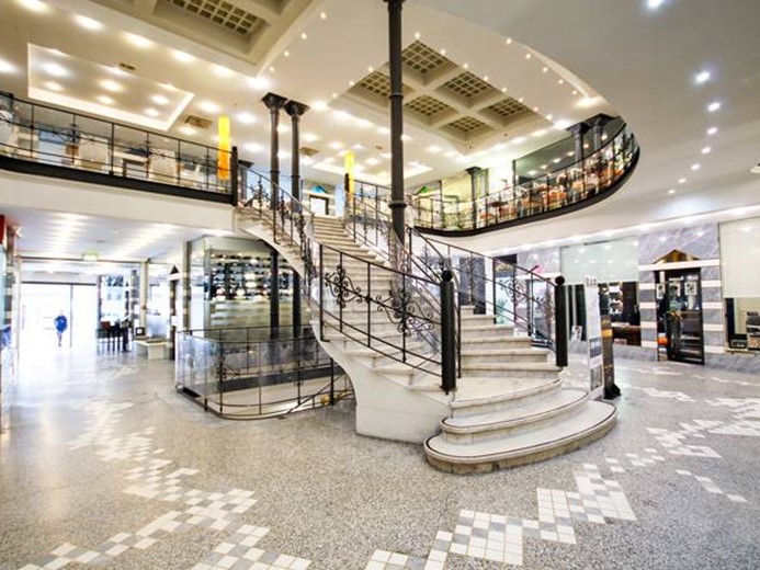 Negozio in Affitto a Bergamo, zona Centrale, 1'666€, 140 m²