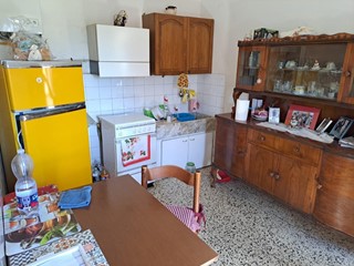 Trilocale in Vendita a Peccioli, zona Fabbrica, 45'000€, 60 m², con Box