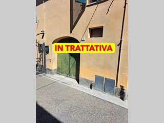 Trilocale in Vendita a Peccioli, zona Fabbrica, 45'000&euro;, 60 m², con Box