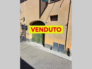 Trilocale in Vendita a Peccioli, zona Fabbrica, 45'000&euro;, 60 m², con Box