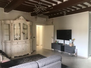 Appartamento in Vendita a San Miniato, zona Ponte a Egola, 180'000€, 130 m², arredato, con Box