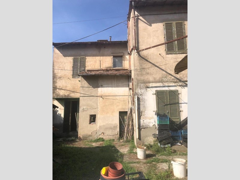 Casa Indipendente in Vendita a Empoli, zona Ponte a Elsa, 250'000€, 250 m²