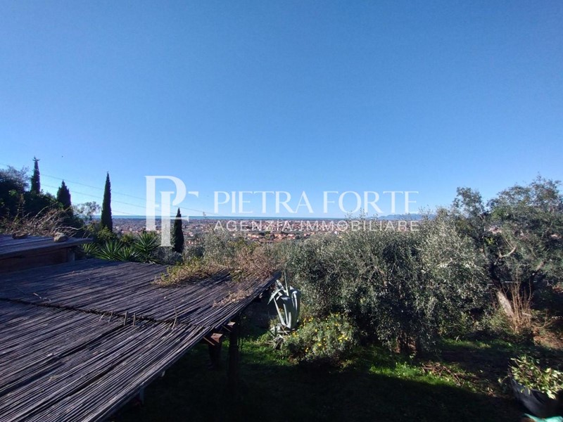 Terreno agricolo in Vendita a Pietrasanta, zona Vallecchia, 110'000€, 3000 m²