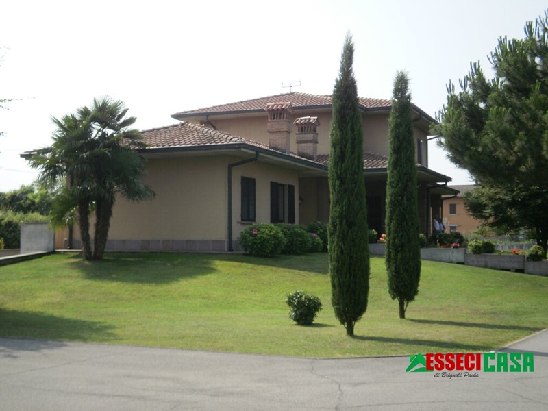Villa in Vendita a Casirate d'Adda, 950'000€, 280 m²