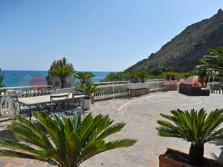 Villa in Vendita a Terracina, 690'000€, 130 m², arredato