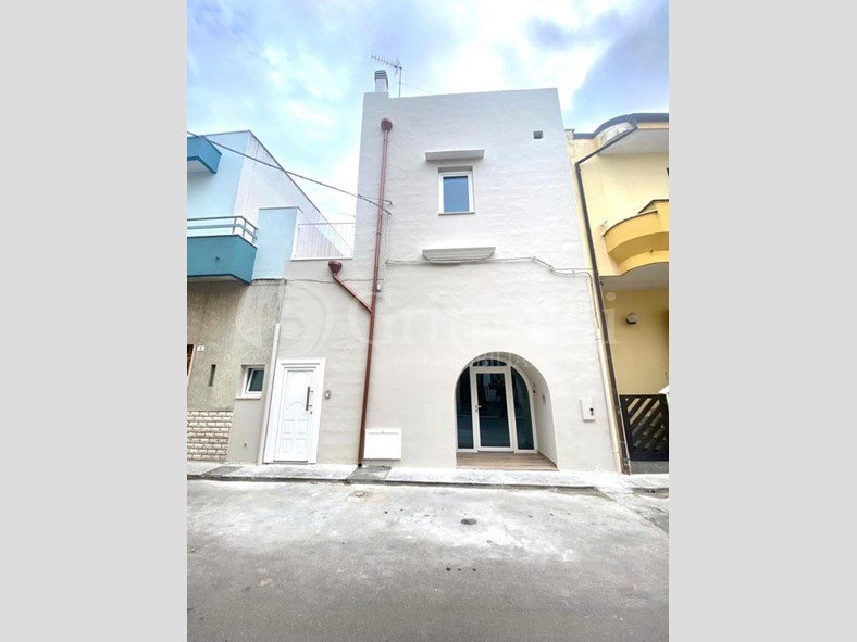 Casa Indipendente in Vendita a Tuglie, 67'000€, 85 m²