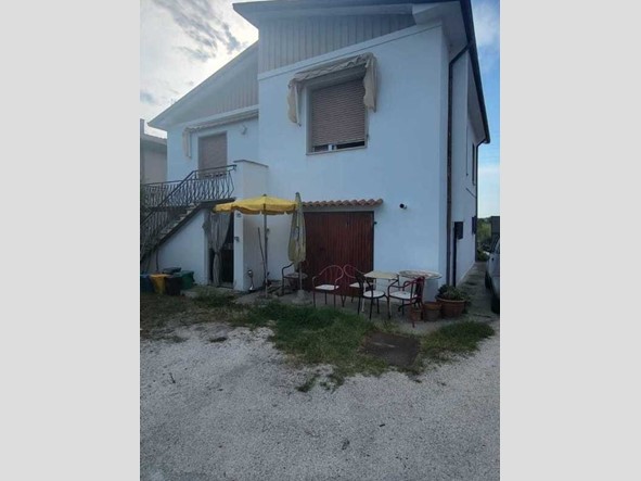 Casa Indipendente in Vendita a Savignano sul Rubicone, zona Savignano A Mare, 289'000&euro;, 200 m², con Box