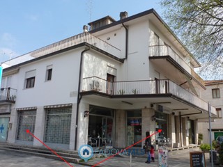 Attività commerciale in Vendita a Padova, 160'000€, 153 m²