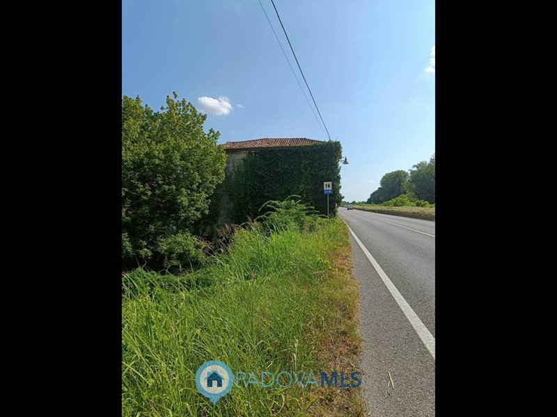 Casa Semi Indipendente in Vendita a Battaglia Terme, 70'000€, 180 m²