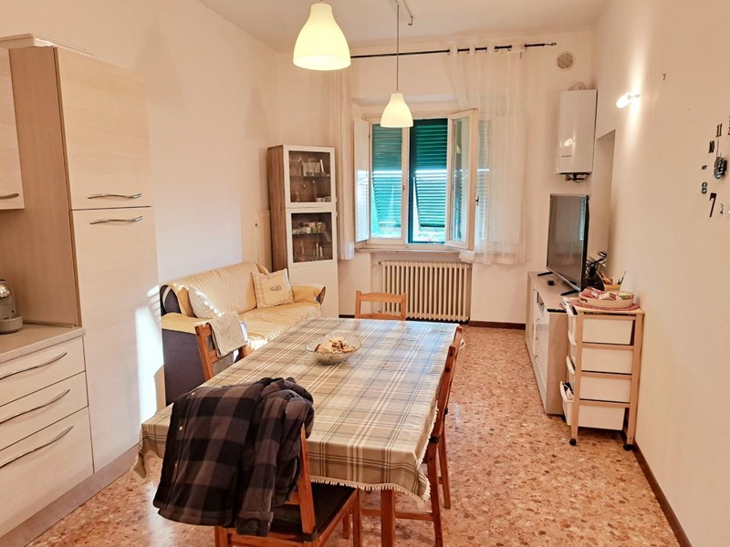 Appartamento in Vendita a Peccioli, 112'000€, 82 m²