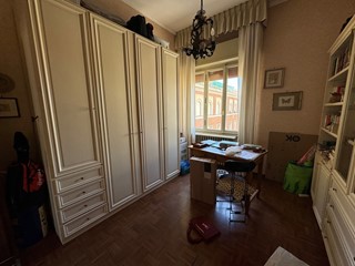 Appartamento in Vendita a Terni, 300'000€, 250 m²