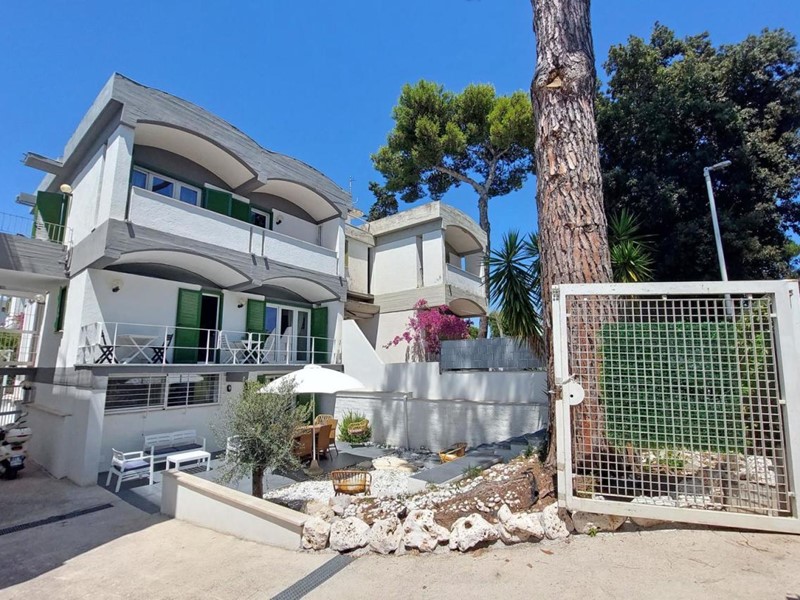 Villa in Vendita a San Felice Circeo, 479'000€, 190 m², arredato
