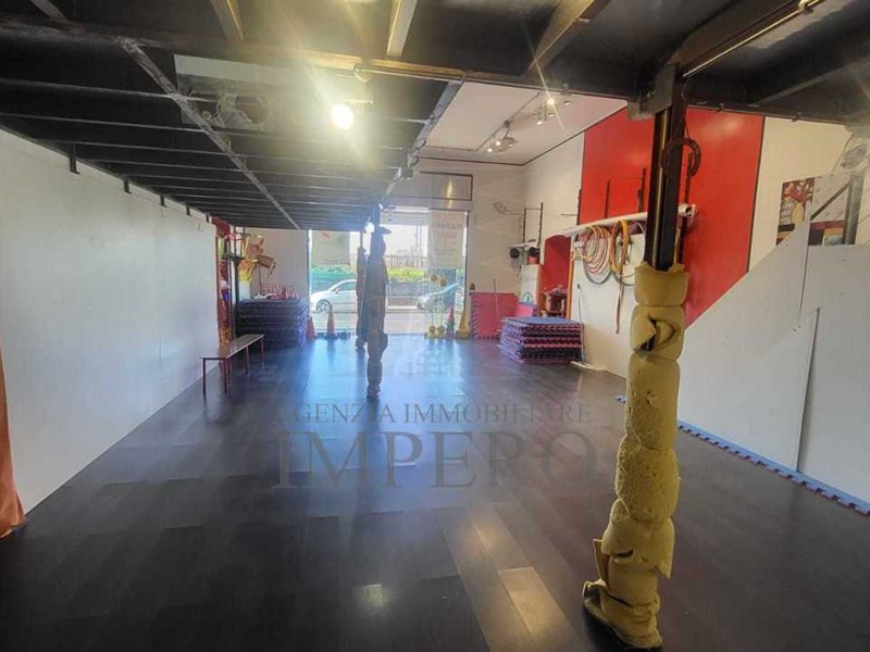 Immobile commerciale in Vendita a Camporosso, 115 m²
