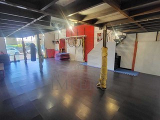 Immobile commerciale in Vendita a Camporosso, 115 m²