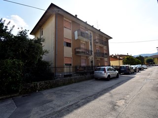 Appartamento in Vendita a Chiampo, 80'000&euro;, 94 m², con Box