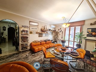 Trilocale in Vendita a Abano Terme, 148'000€, 118 m²