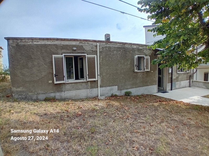 Casa Indipendente in Vendita a Pietranico, zona Centro, 40'000€, 75 m²