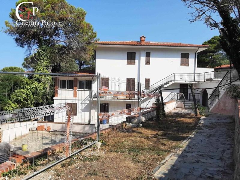 Trilocale in Vendita a Rosignano Marittimo, zona Castiglioncello, 240'000€, 90 m²