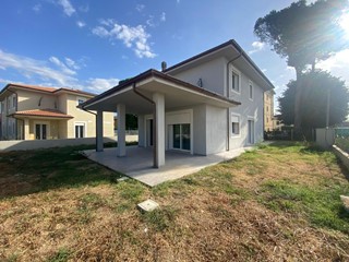 Villa in Vendita a Capannori, zona Lunata, 595'000€, 190 m²
