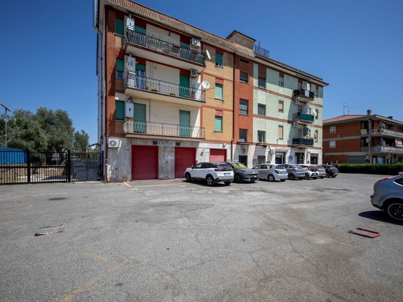 Trilocale in Vendita a Roma, zona Borghesiana, 119'000€, 80 m²
