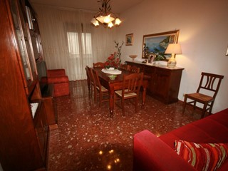 Quadrilocale in Vendita a Carrara, zona Marina di Carrara, 178'000€, 90 m², arredato