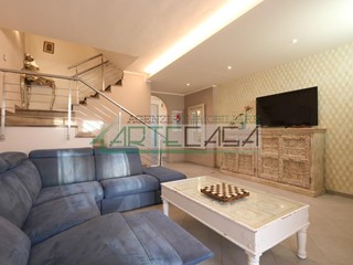 Villetta a schiera in Vendita a Buti, zona Cascine, 289'000€, 190 m², con Box