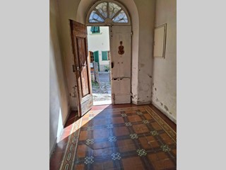 Casa Indipendente in Vendita a Capraia e Limite, 195'000€, 160 m², con Box