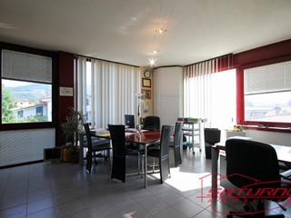Ufficio in Vendita a Capannori, zona Marlia, 50'000€, 53 m²