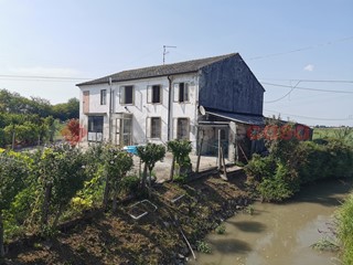 Villa in Vendita a Casaleone, 89'000€, 230 m²