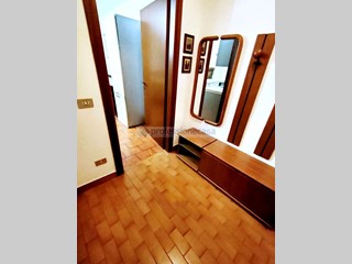 Villa bifamiliare in Vendita a Desio, 390'000€, 210 m²