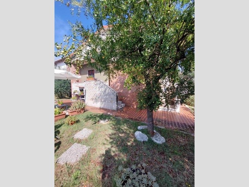 Casa Indipendente in Vendita a Castelfranco di Sotto, 255'000€, 200 m², con Box