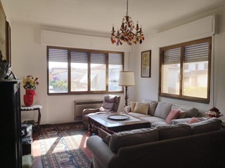 Casa Semi Indipendente in Vendita a Viareggio, 550'000€, 270 m²