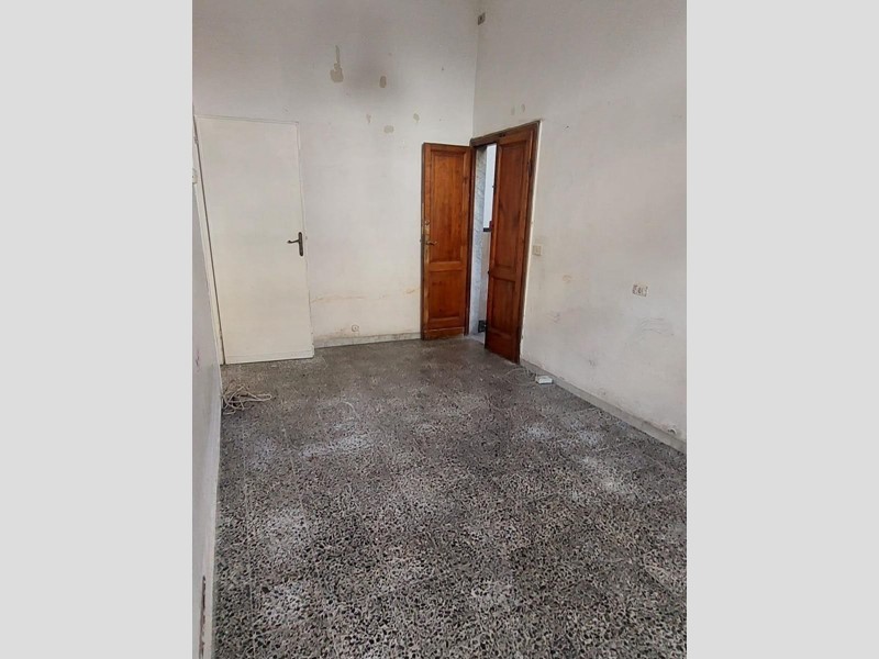 Quadrilocale in Vendita a Carrara, 70'000€, 60 m²