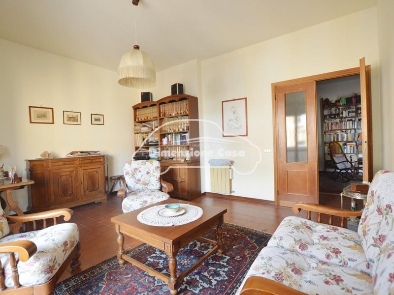 Appartamento in Vendita a Lucca, zona San Donato, 280'000&euro;, 150 m², con Box