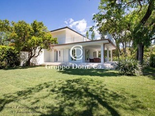 Villa in Affitto a Forte dei Marmi, 25'000€, 180 m², arredato, con Box