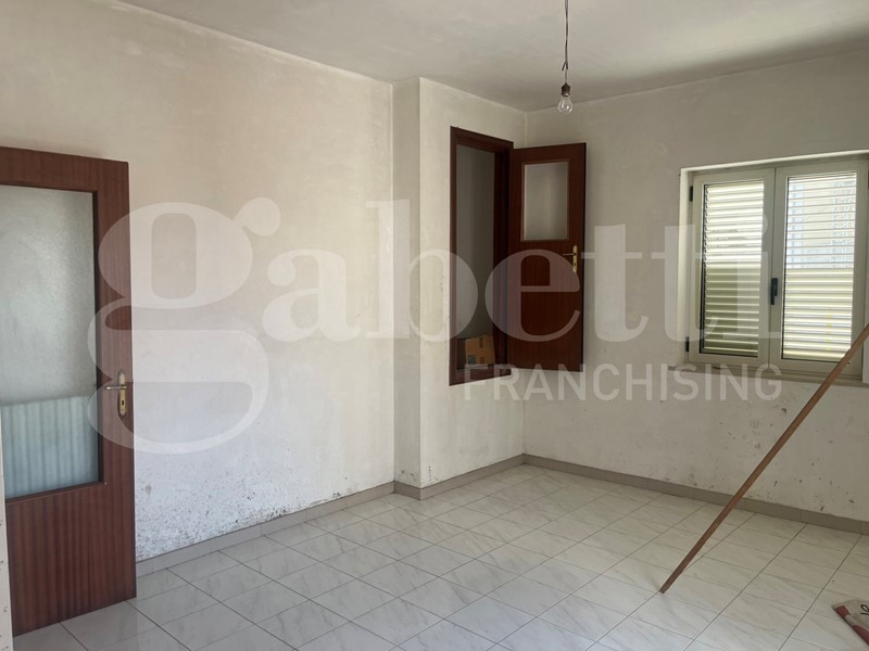 Casa Indipendente in Vendita a Pietrastornina, 110'000€, 220 m²