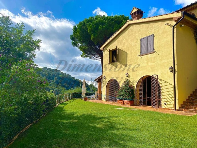 Casa Indipendente in Vendita a Riparbella, 980'000€, 380 m²