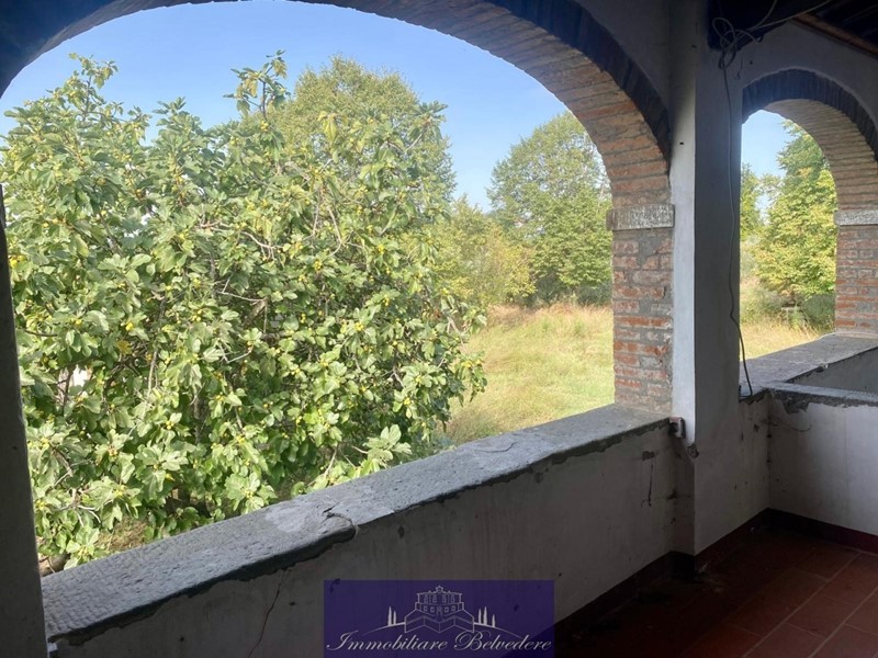 Casa Indipendente in Vendita a Reggello, zona Borgo A Cascia, 490'000€, 490 m², con Box
