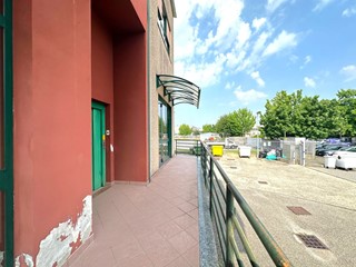 Immobile commerciale in Vendita a Concorezzo, 278'000€, 320 m²