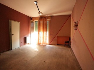 Appartamento in Vendita a Pontedera, 130'000€, 120 m²