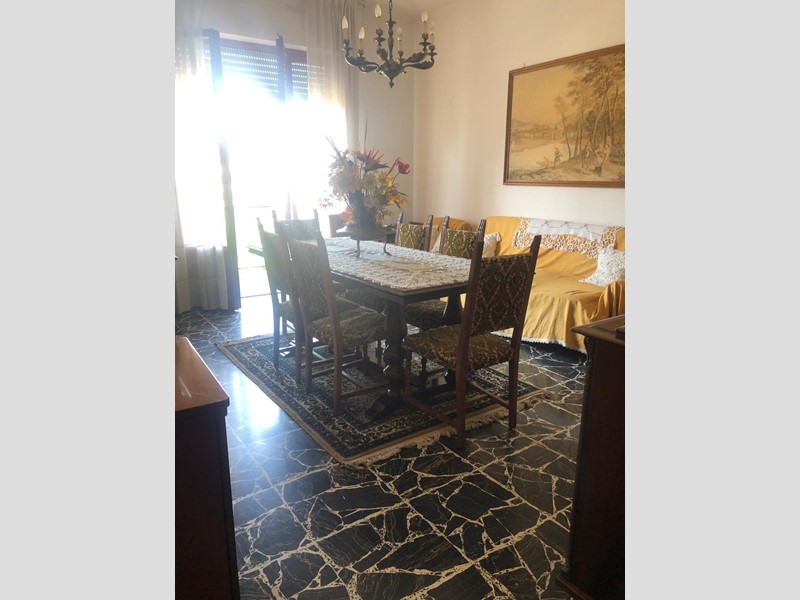 Quadrilocale in Vendita a Poggibonsi, 160'000€, 101 m²