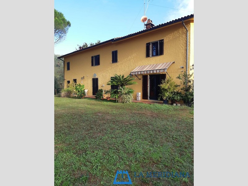 Casa Indipendente in Vendita a Monsummano Terme, zona Montevettolini, 530'000€, 350 m²