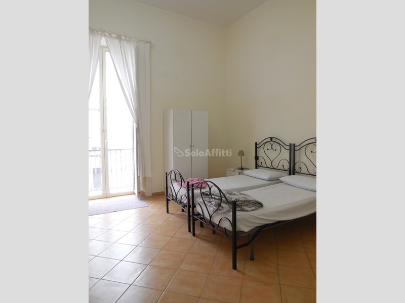 Trilocale in Affitto a Napoli, zona Mercato, 900€, 80 m², arredato