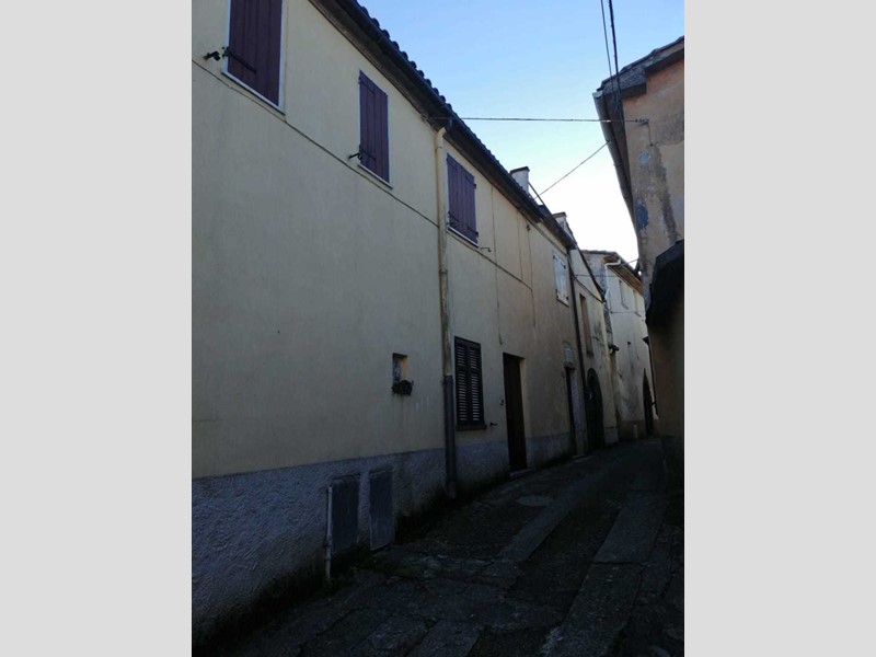 Casa Semi Indipendente in Vendita a Fivizzano, zona Colla, 25'000€, 80 m²