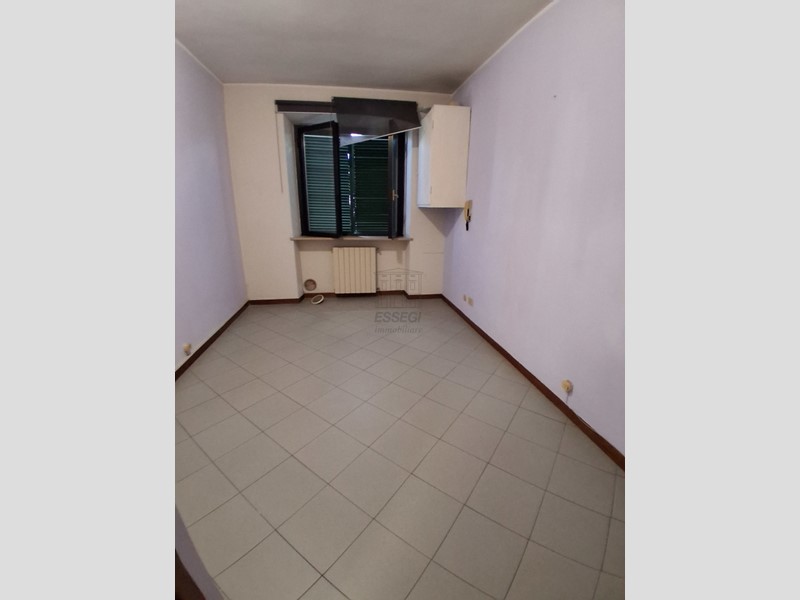Ufficio in Affitto a Lucca, zona Ovest, 480€, 44 m²