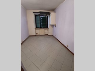 Ufficio in Affitto a Lucca, zona Ovest, 480€, 44 m²