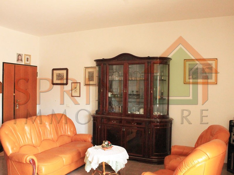 Quadrilocale in Vendita a Castellana Grotte, 150'000€, 144 m²