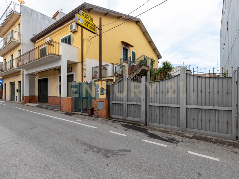 Casa Indipendente in Vendita a San Gregorio di Catania, 225'000€, 170 m², con Box